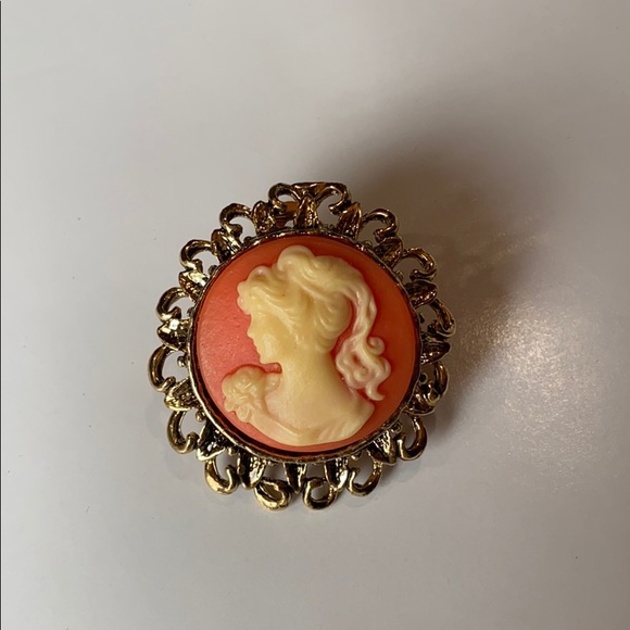 Vintage Clip On Faux Cameo Earrings - Picture 3 of 5
